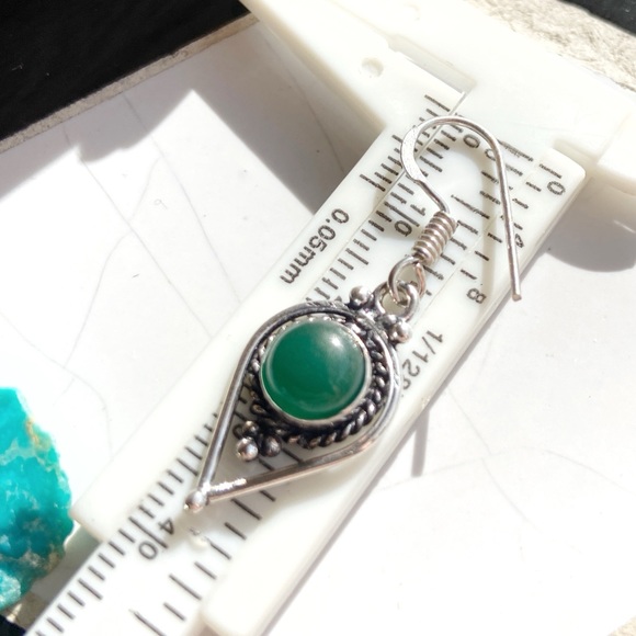 Imperial jade sterling silver arrow dangle earrings - Picture 2 of 2